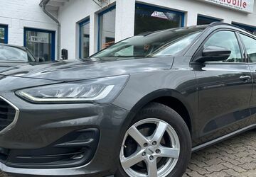 Ford Focus 136.000 km 10.949 &euro; Gummersbach (Zwischen Toom Markt und ATU) 51645