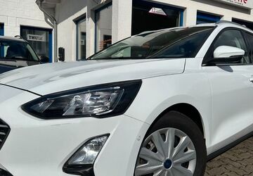 Ford Focus 145.000 km 9.949 &euro; Gummersbach (Zwischen Toom Markt und ATU) 51645
