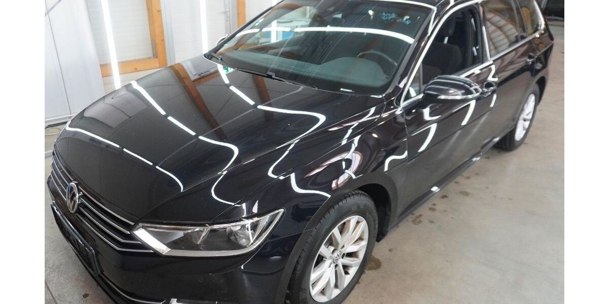 VW Passat Variant 158.000 km 13.949 &euro; Gummersbach (Zwischen Toom Markt und ATU) 51645