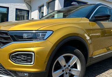 VW T-Roc 103.000 km 19.649 &euro; Gummersbach (Zwischen Toom Markt und ATU) 51645