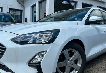 Ford Focus 128.000 km 10.349 &euro; Gummersbach (Zwischen Toom Markt und ATU) 51645