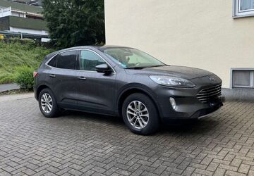 Ford Kuga 98.000 km 18.400 &euro; Attendorn 57439