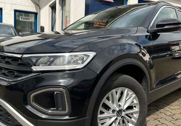 VW T-Roc 68.000 km 18.749 &euro; Gummersbach (Zwischen Toom Markt und ATU) 51645