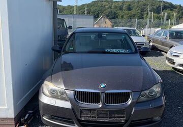 BMW 330 321.000 km 3.150 &euro; Eitorf 53783