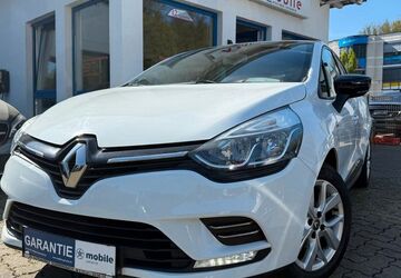 Renault Clio 84.000 km 8.749 &euro; Gummersbach (Zwischen Toom Markt und ATU) 51645